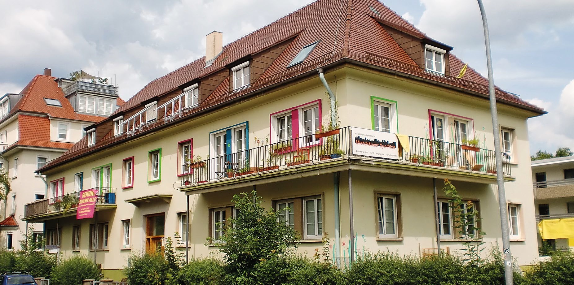 Das Vier-Häuser-Projekt in Tübingen, eine ehemalige LBBW-Immobilie, wurde dem Spekulationsmarkt gemeinsam mit dem Mietshäuser Syndikat entzogen. 